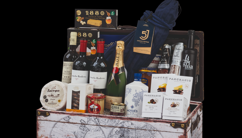Lote corporativo sostenible con vinos y productos artesanos